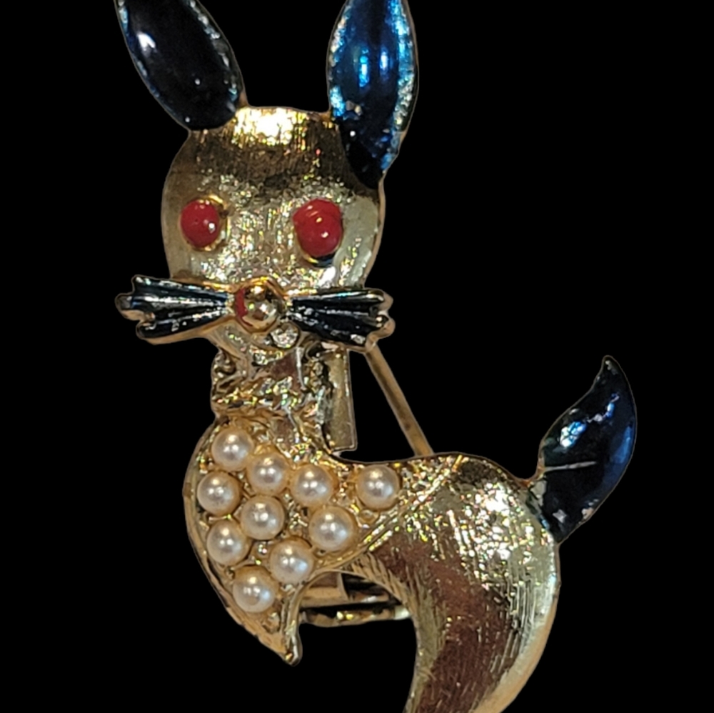 Colorful Vintage Deer Fawn Jewelry Brooch Pin Faux Pearl and Golden.